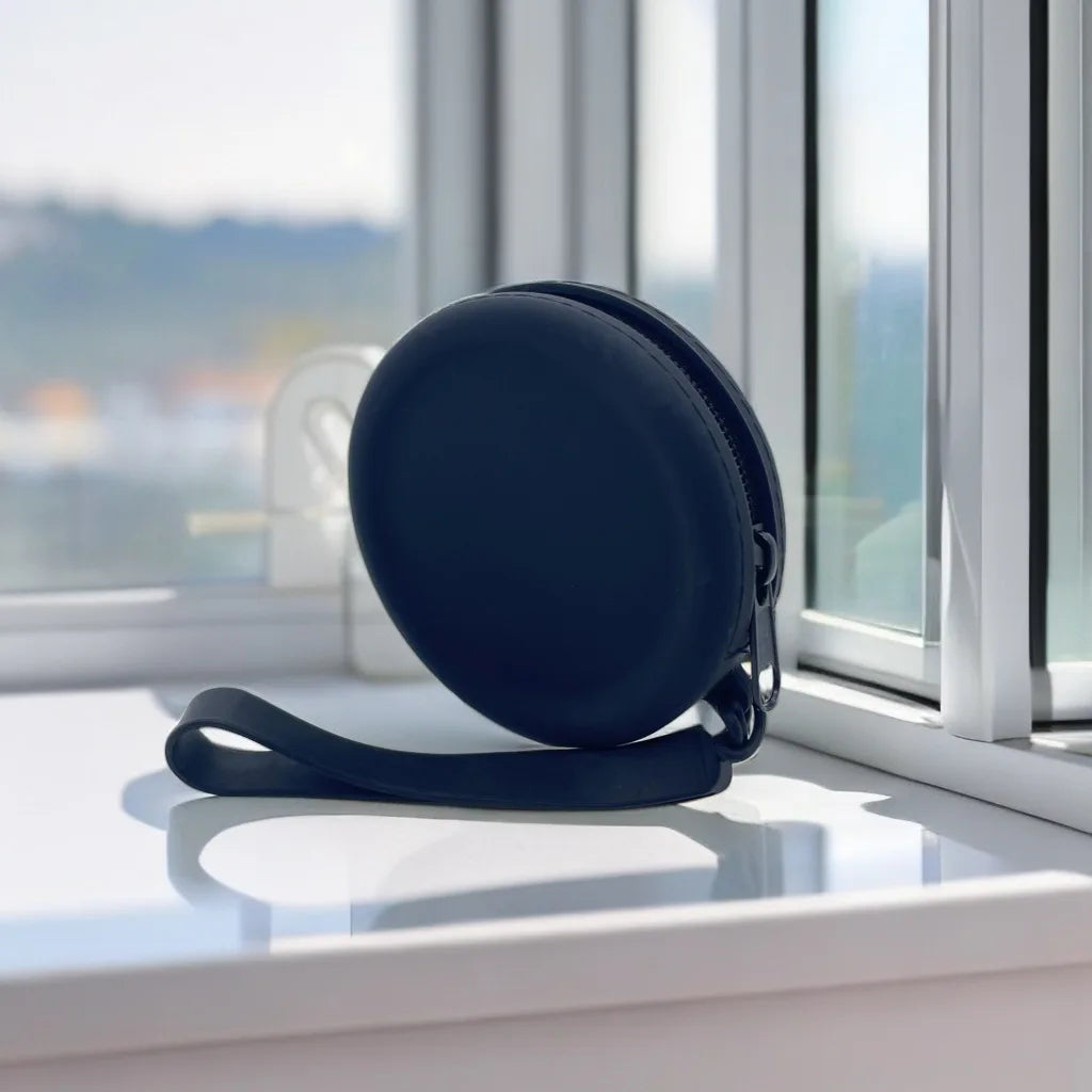 Silicone Treat Pouch with Lanyard